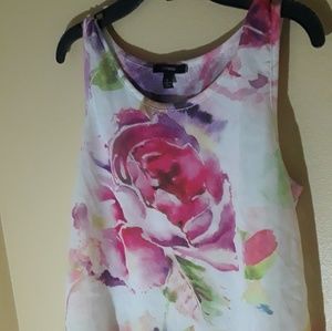 White flower print top